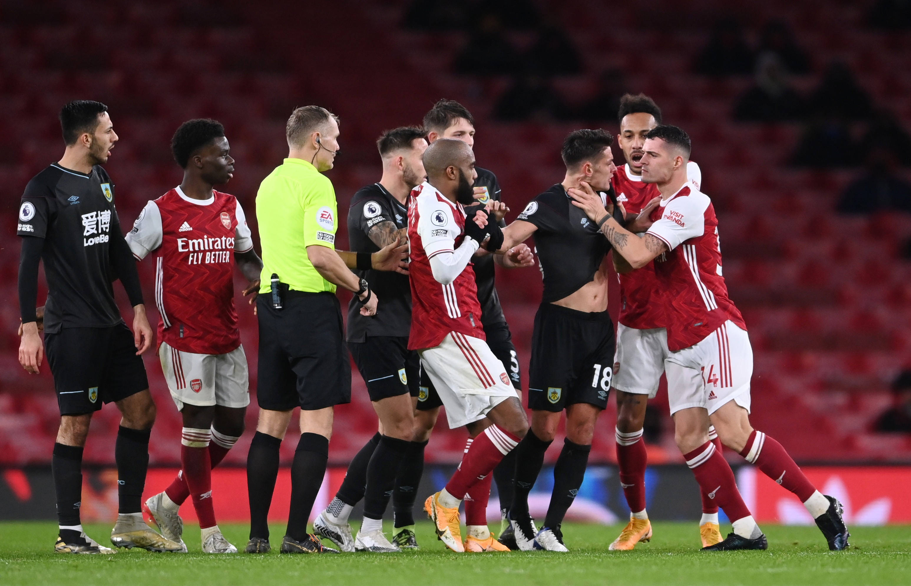 上演了一场 上演了一场